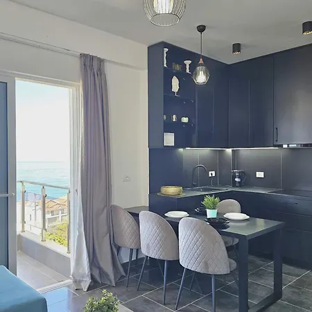 Christine Sunny Corner 004 /w Sea View Balcony - Happy Apartment